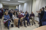 Entidades y vecinos del territorio reunidos ayer en el local social de Argençola.