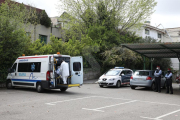 Trasllat d'un pacient de l'Arnau a l'Hotel Nastasi aquest dijous.