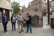 Cervera, Capital - El director de l’Agència Catalana del Patrimoni Cultural, Josep Manuel Rueda (2n per la dreta), mentre saludava ahir l’alcalde de Cervera, Ramon Auge, a la presentació de les activitats de les Jornades Europees del Patrimon ...