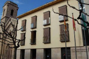 Vista de l’ajuntament de Fraga, al centre històric.