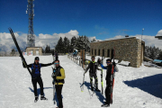 Alguns dels esquiadors que ahir van tornar a l’estació per disfrutar de la neu.