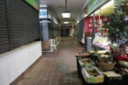 De las treinta paradas que puede albergar el mercado, solo once están en activo. 