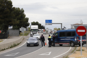 Imatge d’un dels controls dels Mossos a Lleida durant l’estat d’alarma.