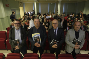 Presentación del libro  -  Duran Lleida presentó ayer su libro de memorias “El risc de la veritat”en la Acadèmia Mariana, en un acto que contó con la participación del director de redacción de SEGRE, Santi Costa, y de los de SER Lleida y  ...