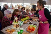 Taller de postres amb la dietista i nutricionista Mercè Carbonell durant el certamen.