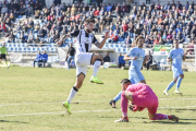 Eder Díez, en un partit amb el Badajoz, ja és nou jugador del Lleida.