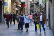 Algunos comercios ya publicitan rebajas.