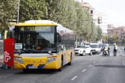 Los autobuses de Lleida ofrecieron ayer servicios mínimos. 