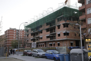 Un edificio en construcción en el barrio de Pardinyes de la ciudad de Lleida.