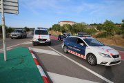 Els Mossos van tallar la carretera i van desviar el trànsit.