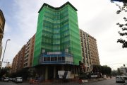 El ministerio instaló una lona para evitar desprendimientos en unas obras efectuadas este año.