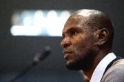 Abidal nega haver pagat pel trasplantament de fetge i diu que va ser "legal"