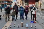 Imatge d’una de les accions de recollida de burilles a la Seu.