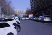 Imagen de la calle Jaume II entre la avenida Les Garrigues y la plaza Blas Infante.