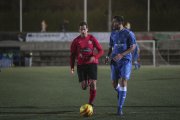 Una acció del partit entre l’Alcarràs i el Vista Alegre.