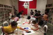 Una decena de niños y niñas leridanos se iniciaron ayer en el mundo del diseño con el estudio Bildi.