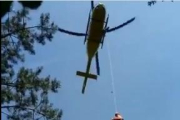 Momento del rescate de la menor en la Vall de Boí. 