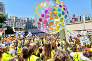 Centenars de persones van protestar ahir davant de la conselleria de Benestar de Barcelona.