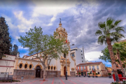 Vista de la iglesia de Begoña de Port de Sagunt, donde estaba el cura cuando cometió el crimen en 1971. 