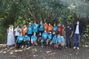 Los participantes en el campo de trabajo de Balaguer recibieron ayer la visita de la coordinadora territorial de Juventud, Maricel Segú.