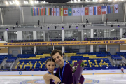 Laura Barquero i Tòn Cónsul, amb les medalles d’Almati.