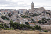 Vista de la zona històrica de Cervera des de la urbanització Ondara.