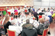 Imagen de archivo de una comida navideña de Amics de la Gent Gran en Lleida el pasado diciembre. 