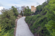 L’accés al castell que ha millorat l’ajuntament.