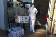 Entrega d’un lot d’IGP Calçot de Valls a la Residència Medina d’Arbeca.