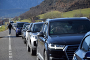 Cues quilomètriques per anar a Andorra que van arribar a l’N-260 durant el passat pont de la Puríssima, una situació freqüent en festius i vacances.