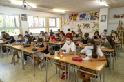 Alumnes de Secundària en una classe de l’institut Ronda de Lleida ciutat.