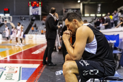 El capitán Miki Feliu, abatido tras perder ante el Ourense.