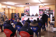 Una treintena de socios asistieron ayer a la asamblea en el campo Ramon Farrús de Cappont.