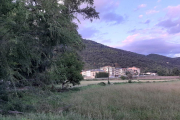 La finca próxima al parque de bomberos de La Seu donde está prevista la ubicación del hospital.