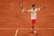 Djokovic remunta Tsitsipas i conquereix el seu segon Roland Garros