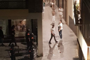 Antidisturbios de los Mossos durante el desalojo del botellón. 