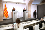 La consellera de Justicia, Lourdes Ciuró, y la portavoz del Govern, Patrícia Plaja, en rueda de prensa en el Palau de la Generalitat.