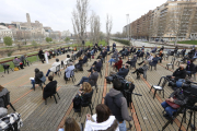 L’acte institucional es va celebrar per primera vegada a la passarel·la davant de la plaça Blas Infante de Lleida pels protocols de la Covid-19.