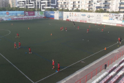 Jugadores del Atlètic Segre entrenando ayer por la tarde.