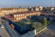 La escuela Sant Guim de Freixenet, con la mitad de niños aislados