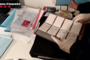 Documentació que els Mossos van confiscar durant un dels escorcolls.