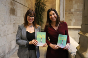 Mariví Chacón i Núria Roure, ahir en la presentació del llibre.