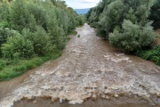 El riu Segre al seu pas per la Seu d’Urgell, on ahir va portar un cabal d’entre 17 i 23 metres cúbics/sg.