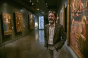 El historiador leridano del arte Albert Velasco, ayer en la exposición permanente del Museu de Lleida.