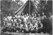 Integrantes de la escuela de sanidad militar del XI CE en Anyà, en octubre de 1938.