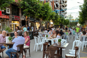 Algunas calles quedaron cortadas por terrazas de bares. 