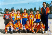 Bojan hijo (abajo en el centro) y Bojan padre (de pie a la derecha) en los primeros años del Bellpuig.