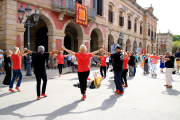 El Parlament celebra el 90 aniversari - La Cambra celebra aquesta efemèride i la Diada tot aquest cap de setmana amb una festa popular i dos jornades de portes obertes. Ahir, davant de la façana principal es va instal·lar un escenari on hi va ha ...