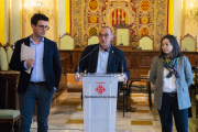 Toni Postius, Miquel Pueyo y Jordina Freixanet, ayer en la Paeria. 