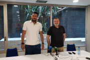 Rubén López, junto al presidente del club, Carlos Sisteré, ayer en el acto de renovación del técnico.